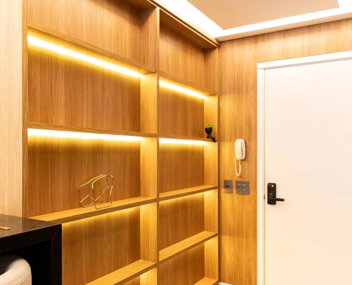 Studio London San Paolo 0*,  Brasile